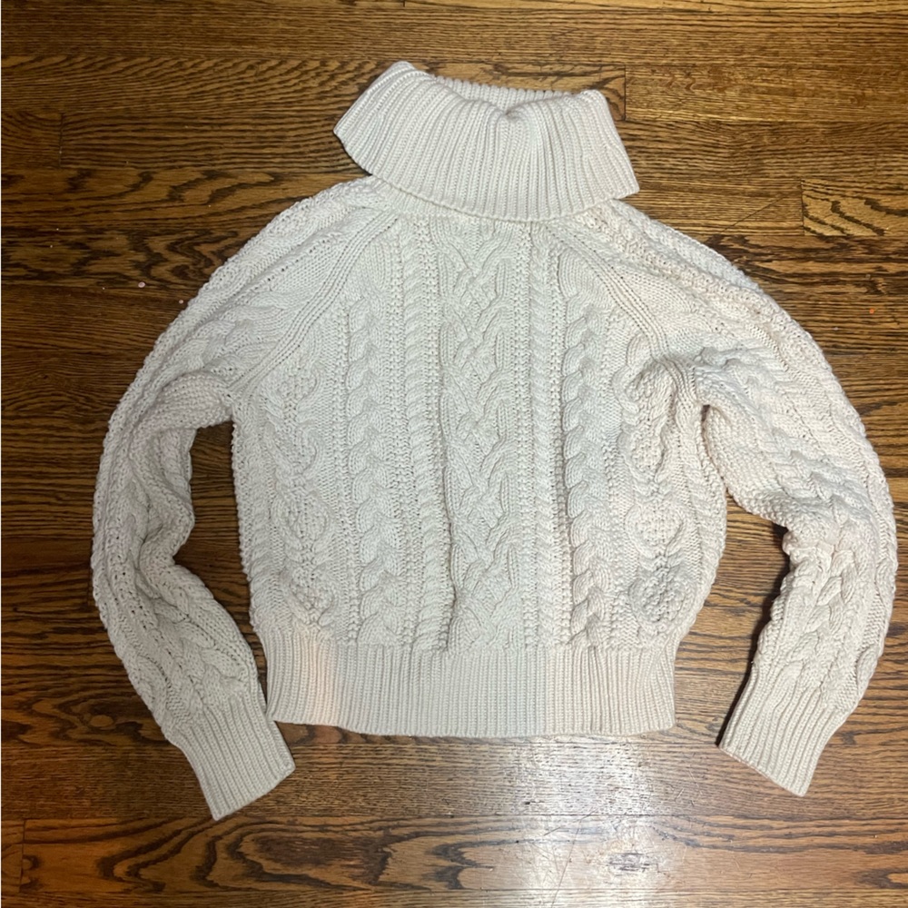Gorgeous chunky cable knit Polo Ralph Lauren Sweater